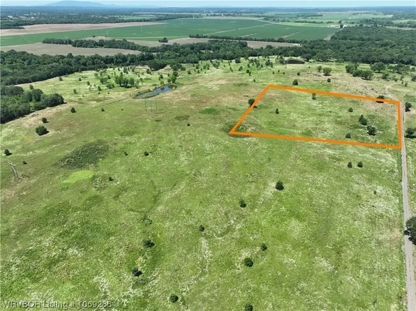 12 Beaty Ave, Pocola, OK 74902