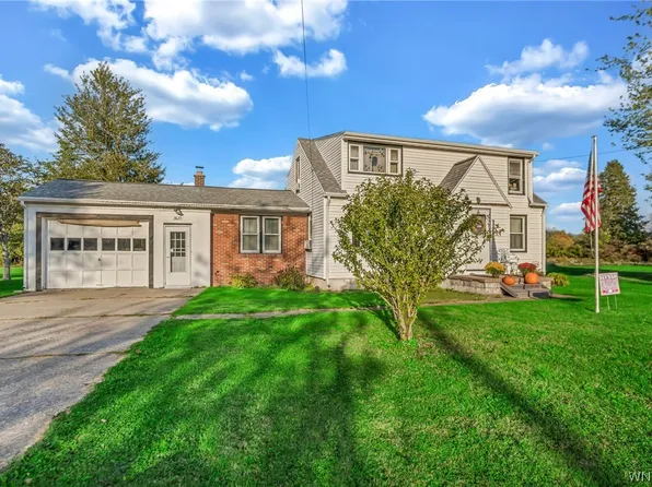 3825 Taylor Rd, Orchard Park, NY 14127