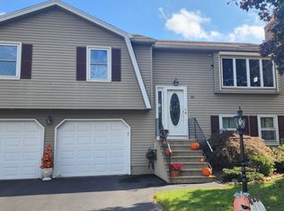 28 Peach Tree Ln, Berlin, CT 06037