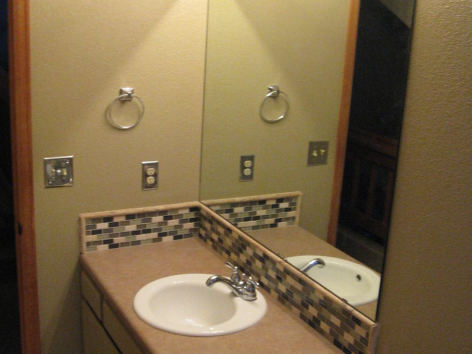 Secondary bathroom
