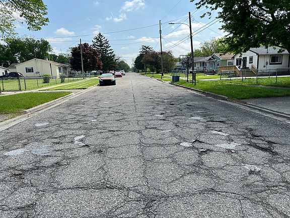 5th image of 1464 Brady Ave