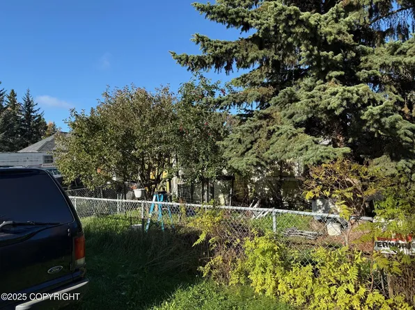 6613 E 11th Ave, Anchorage, AK 99504