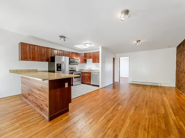 5-47 51st Ave #4 — Photo 3