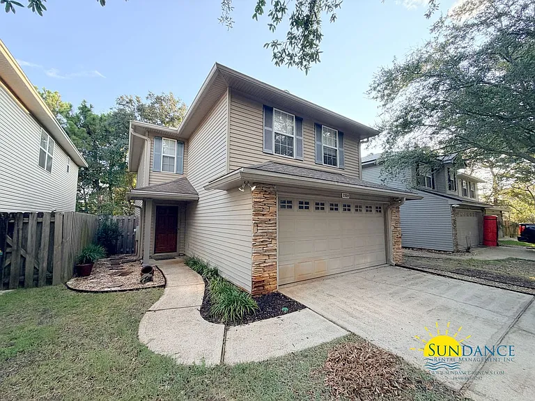 2705 Apple Blossom Ct — Photo 1