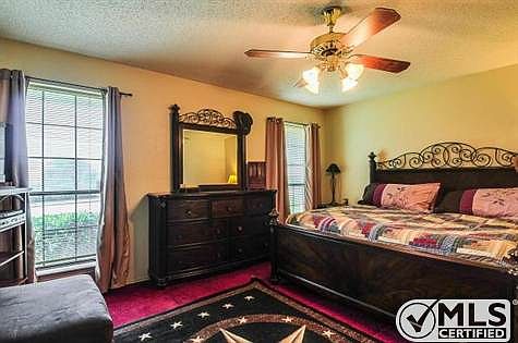 5th image of 414 Blueridge Dr