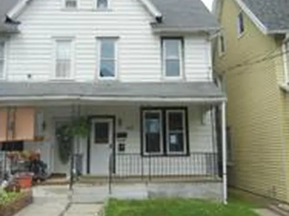 825 N Clewell St, Fountain Hill, PA 18015