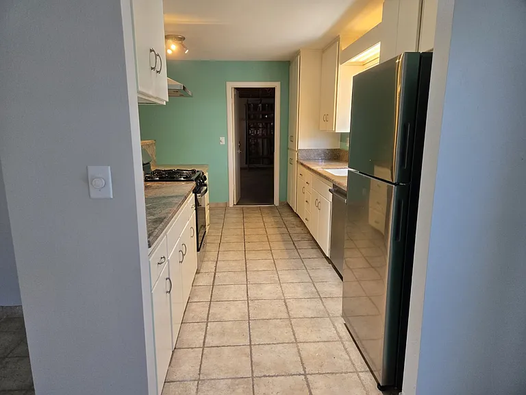 6925 Hyde Park Dr — Photo 7