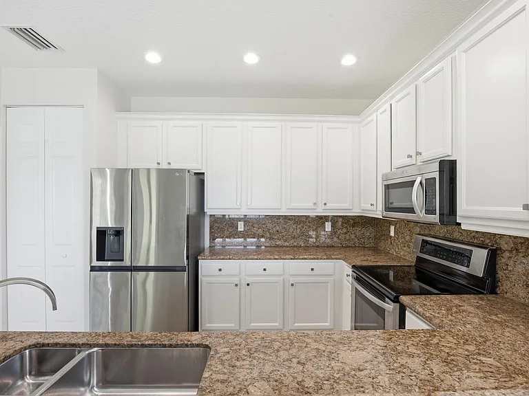 8895 Chestnut Ridge Way — Photo 10