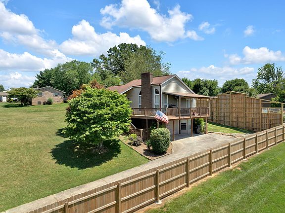2nd image of 2623 Lakemont Cir