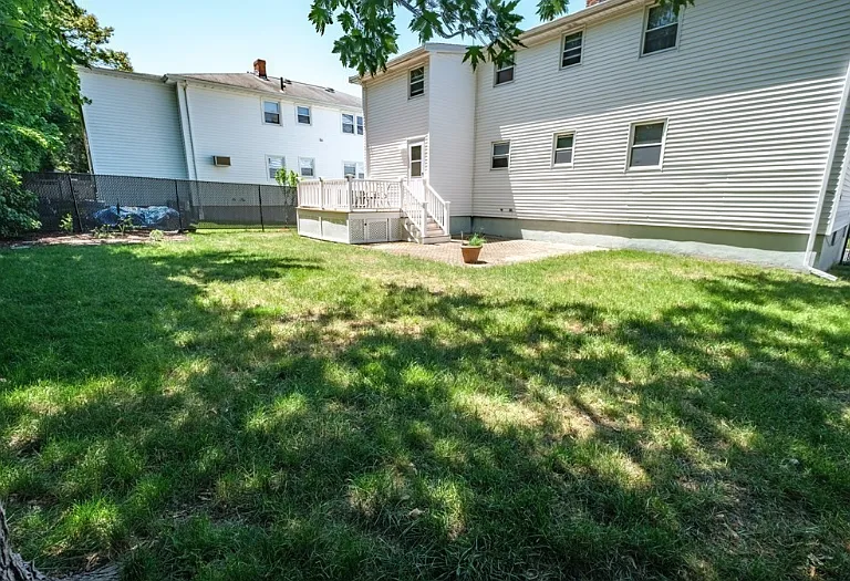 Desmond Ave — Photo 15