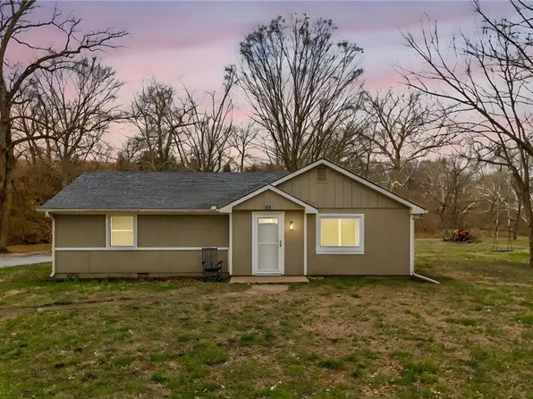 13410 Mount Olivet Rd, Smithville, MO 64089