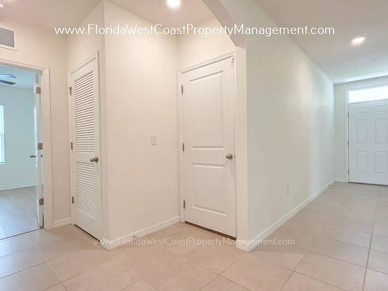 2836 Greenleaf Ter — Photo 32