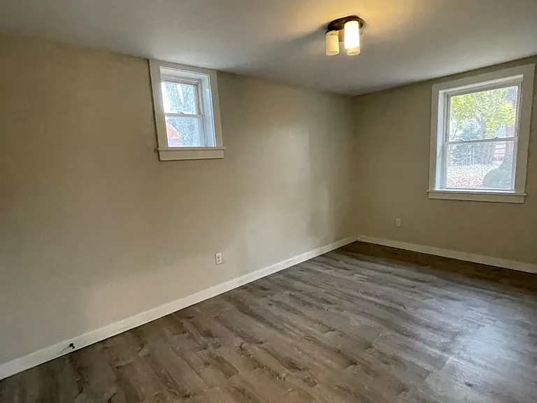 82 Fair St — Photo 5
