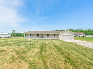 23795 Carleton West Rd, Belleville, MI 48111
