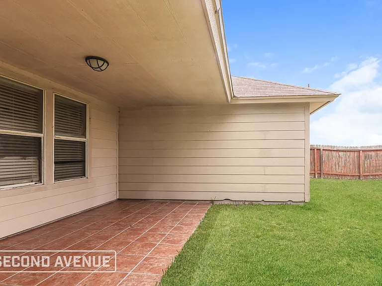 5945 Sutherland Dr — Photo 22