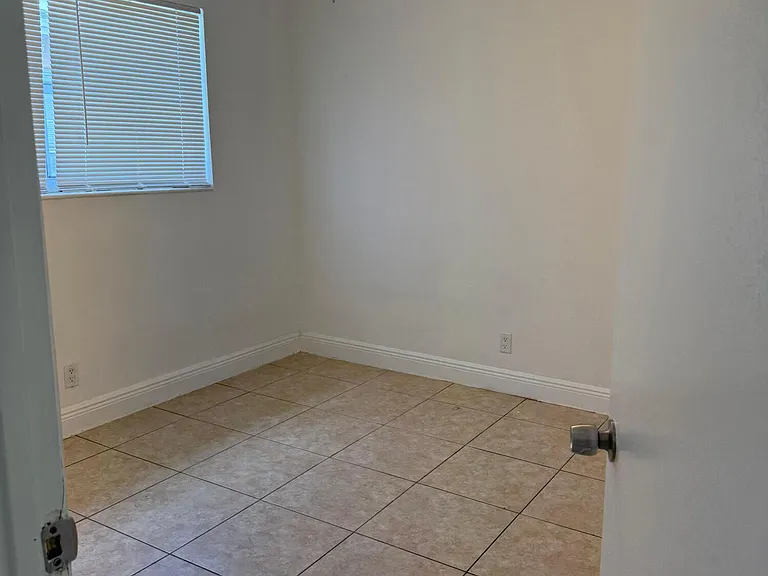 760 NW 4th St #2 — Photo 10