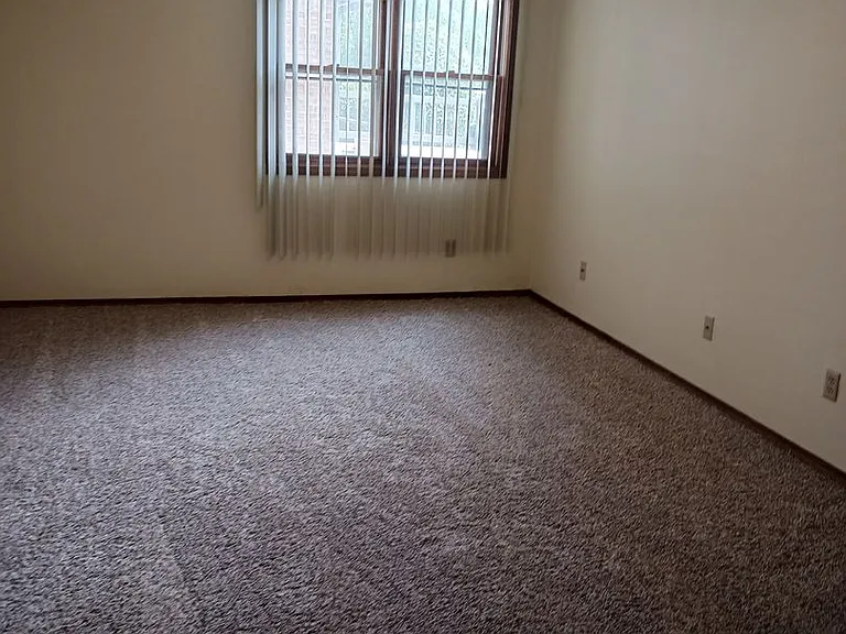 Pheasant Run Apartments — Photo 33
