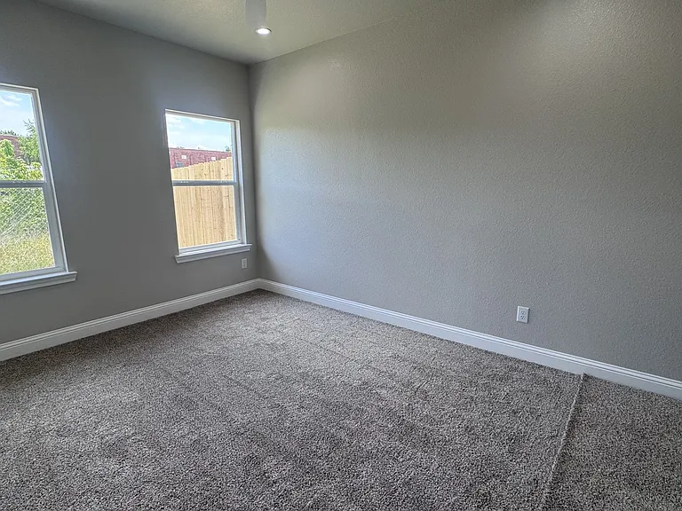 3209 Bourland St — Photo 13