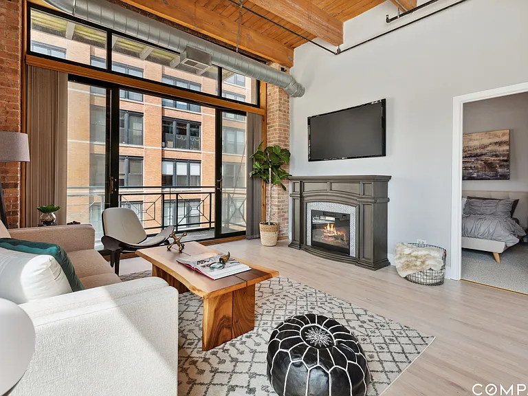 701 W Jackson Blvd #401 — Photo 5