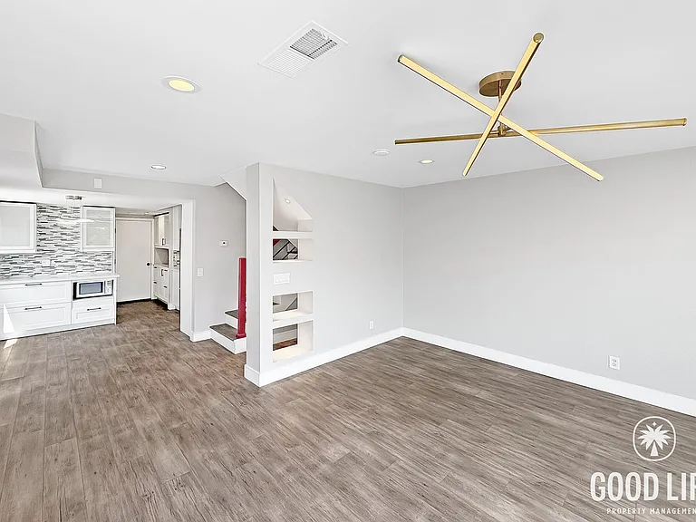 3042 40th St — Photo 9