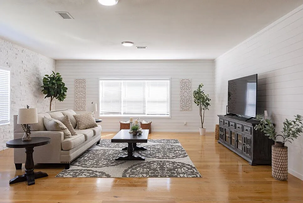 Grand Oaks Apartments — Photo 4