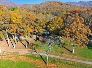 527 Saunders Rd, FRANKLIN, NC 28734