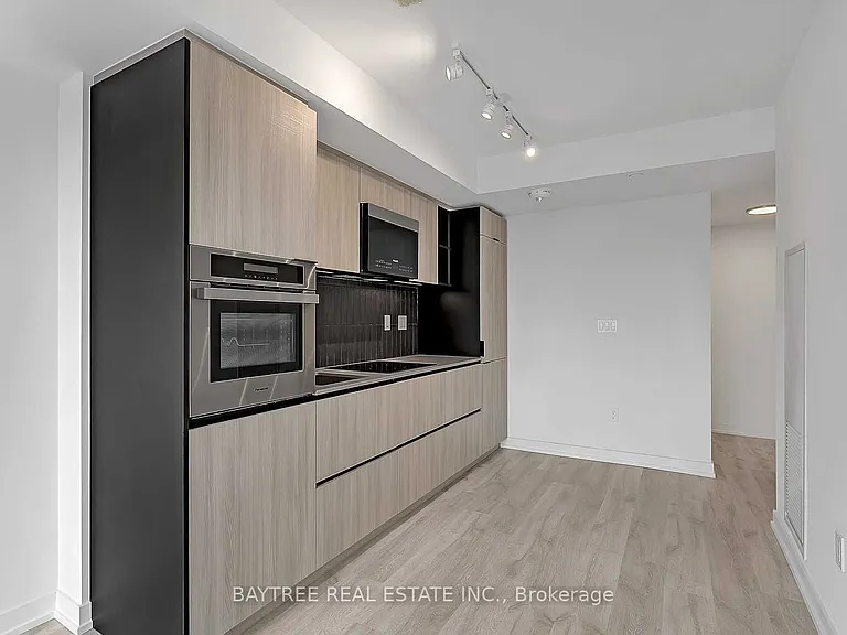 2 Augusta Ave #908 — Photo 4