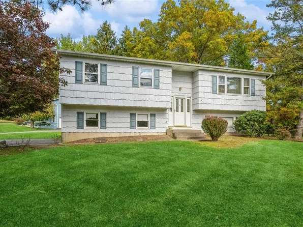 2 Kathleen Court, Airmont, NY 10901