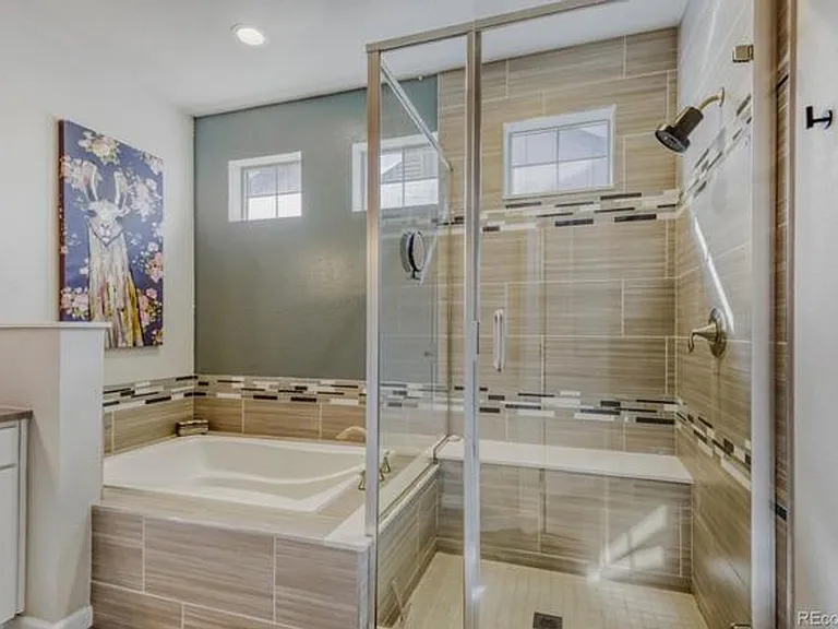 8214 Superior Cir — Photo 37