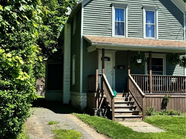 114 W Oak Orchard St, Medina, NY 14103