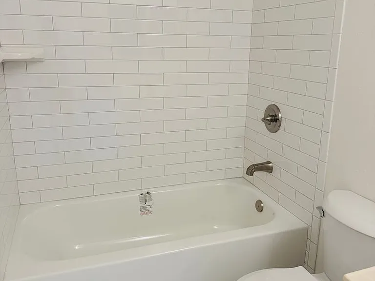 302 - 10331 Downey Avenue — Photo 10