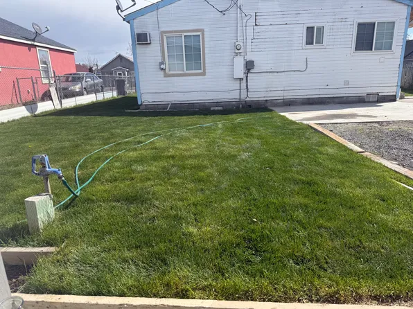 1021 S 10th St, Sunnyside, WA 98944