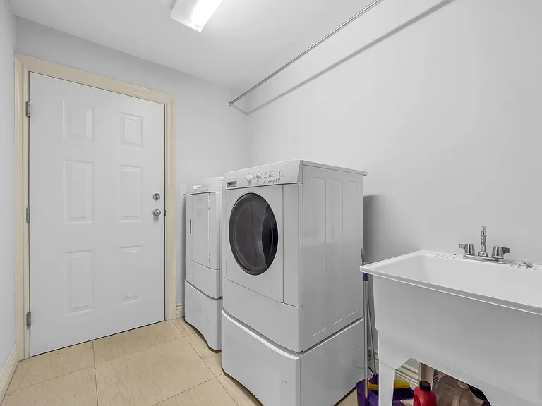 7353 Union St — Photo 31