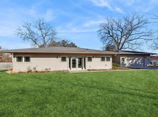 40 N Main St, North Liberty, IA 52317