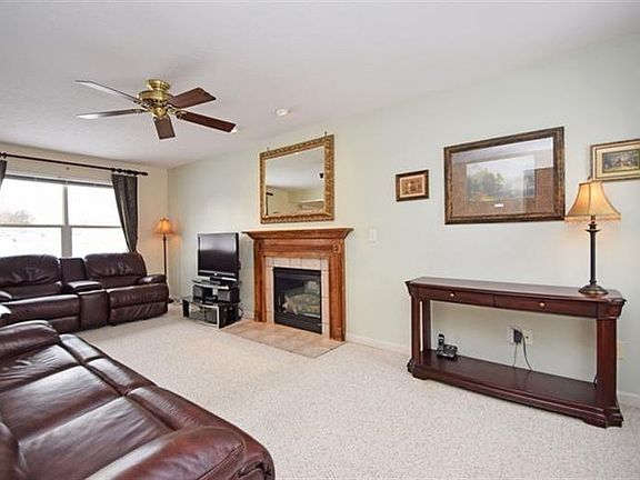 3rd image of 7537 Tollgate Ct