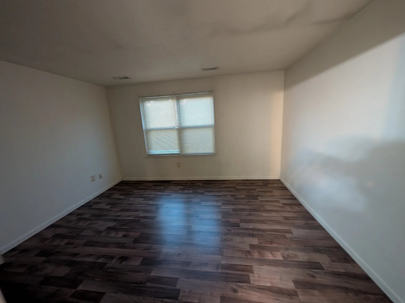 2 bed, 1500 sqft, $2,100 — Photo 2