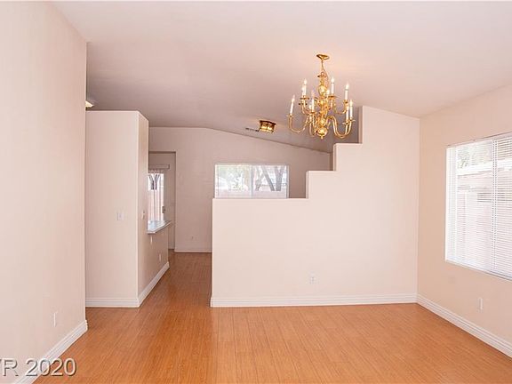 3rd image of 313 Desert Knolls St