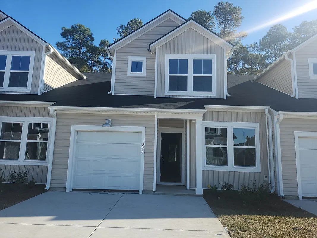 3 bed, 3.0 bath, 1437 sqft, $1,950 — Photo 2