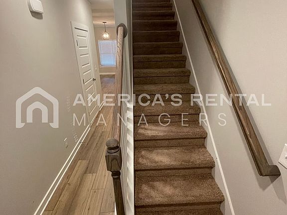 4th image of 334 Buckhorn Cir