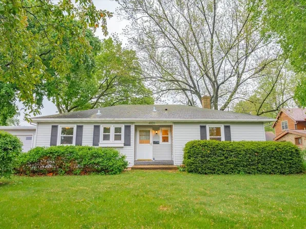 4801 Mineral Point Rd, Madison, WI 53705