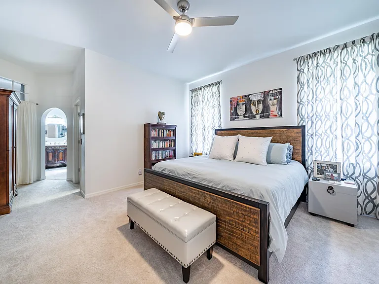 5121 NW 76th Ln — Photo 25
