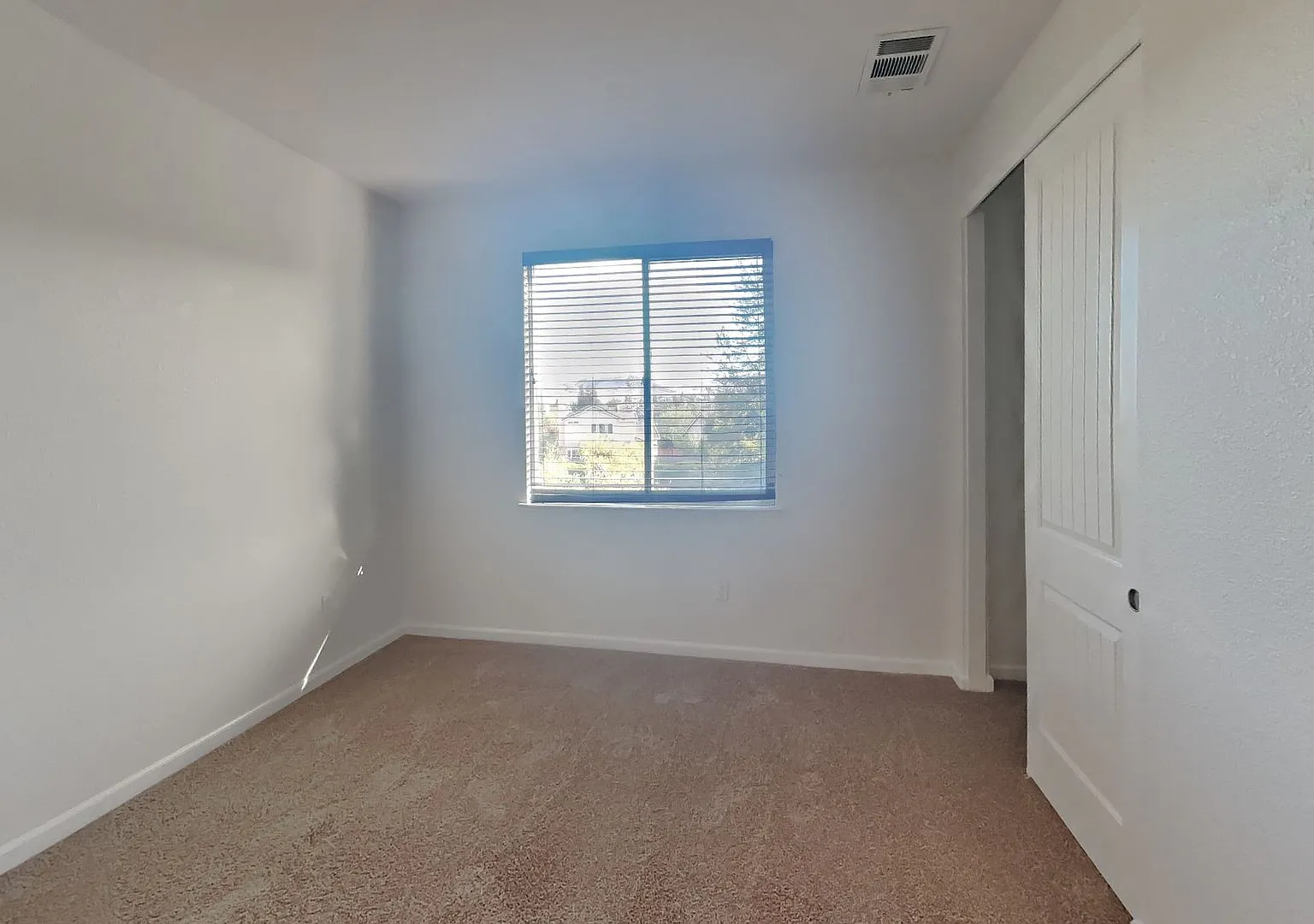 Green Valley 4-Bedroom House Available Now — Photo 3