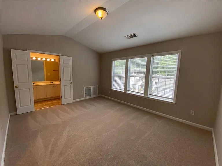 4019 Howell Park Rd — Photo 13