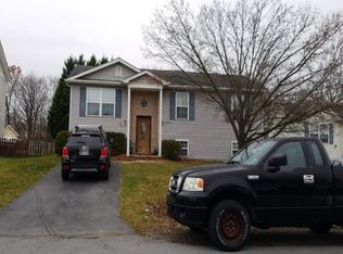 86 Farm Pond Ln, Martinsburg, WV 25404