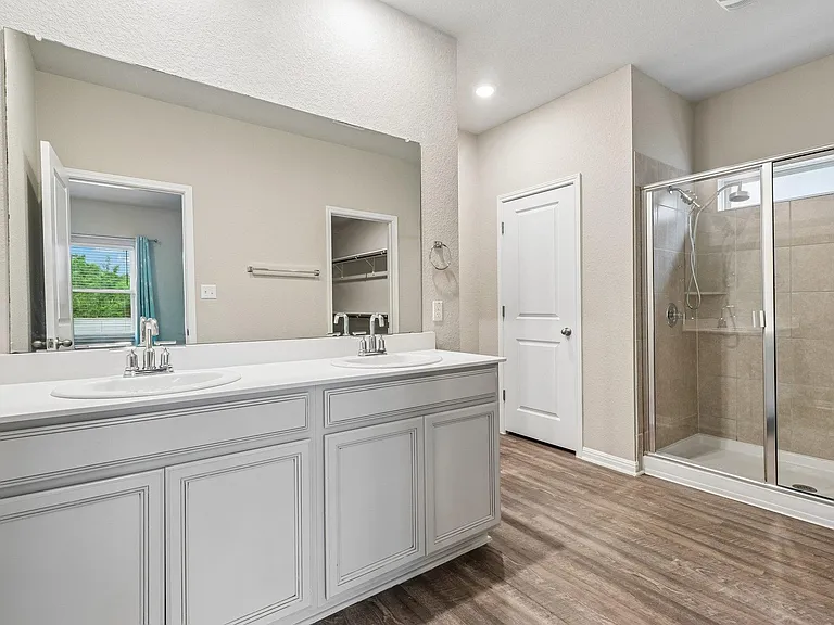 616 Sigourney Way — Photo 10