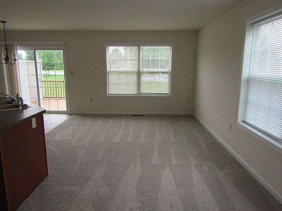 4th image of 318 Mount Olive Ln