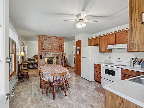 4th image of 210 Stewart Rd
