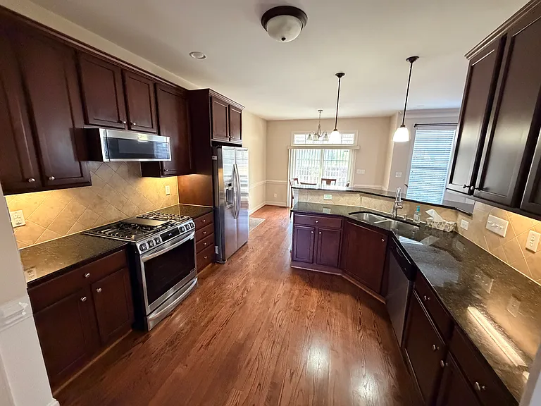 2712 Plum Ridge Rd — Photo 10