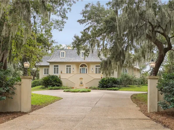 160 Hampton Point Dr, Saint Simons Island, GA 31522