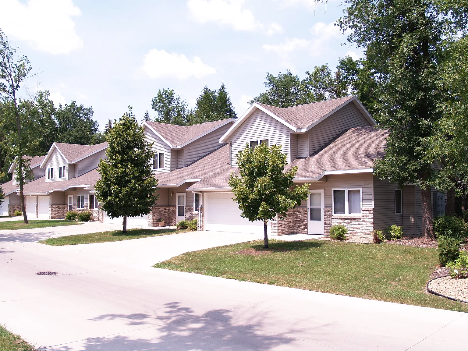 Mistwood Townhomes — Photo 3